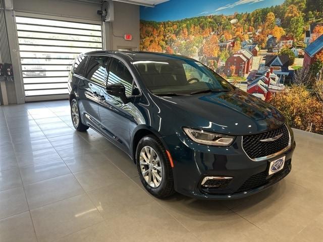 new 2025 Chrysler Pacifica car, priced at $46,080