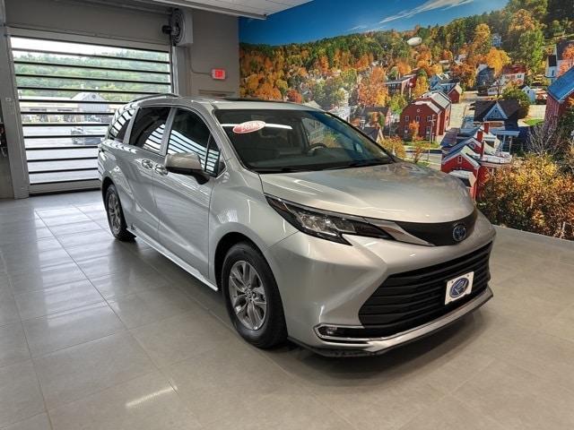 used 2023 Toyota Sienna car, priced at $38,595
