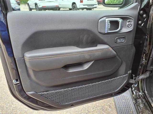 new 2025 Jeep Wrangler car, priced at $51,657