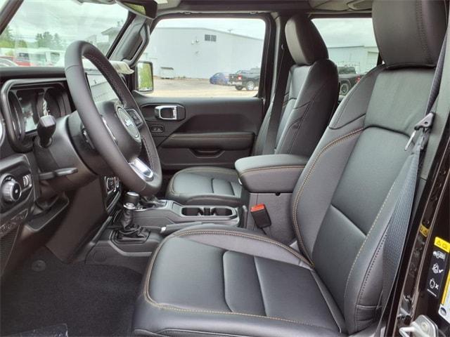 new 2025 Jeep Wrangler car, priced at $51,657