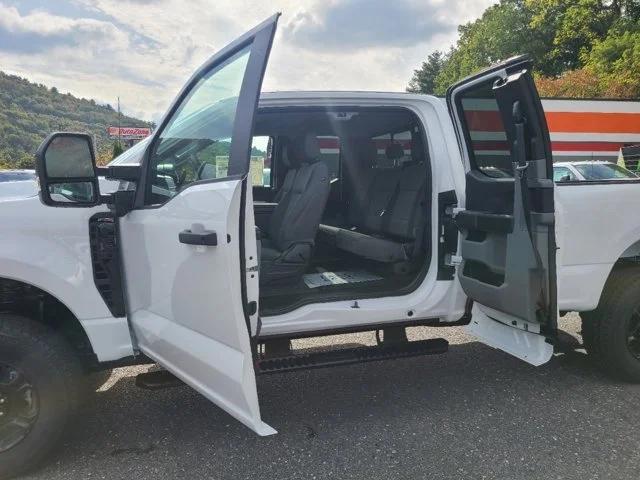 new 2024 Ford F-250 car, priced at $53,675