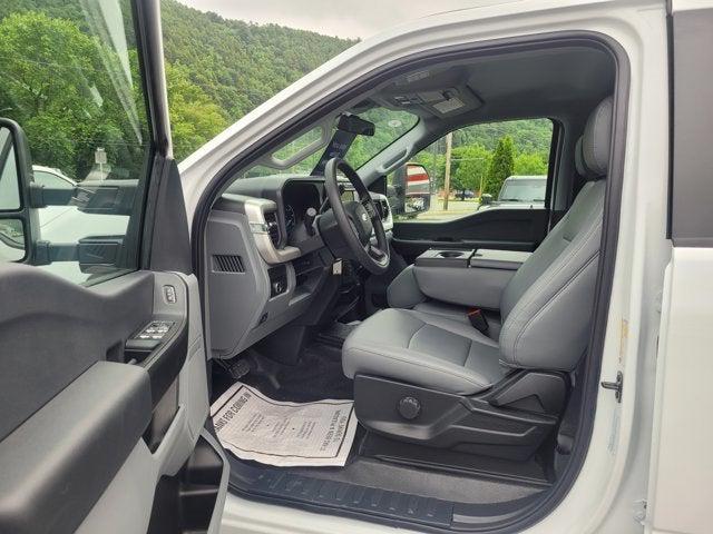 new 2025 Ford F-250 car, priced at $53,495