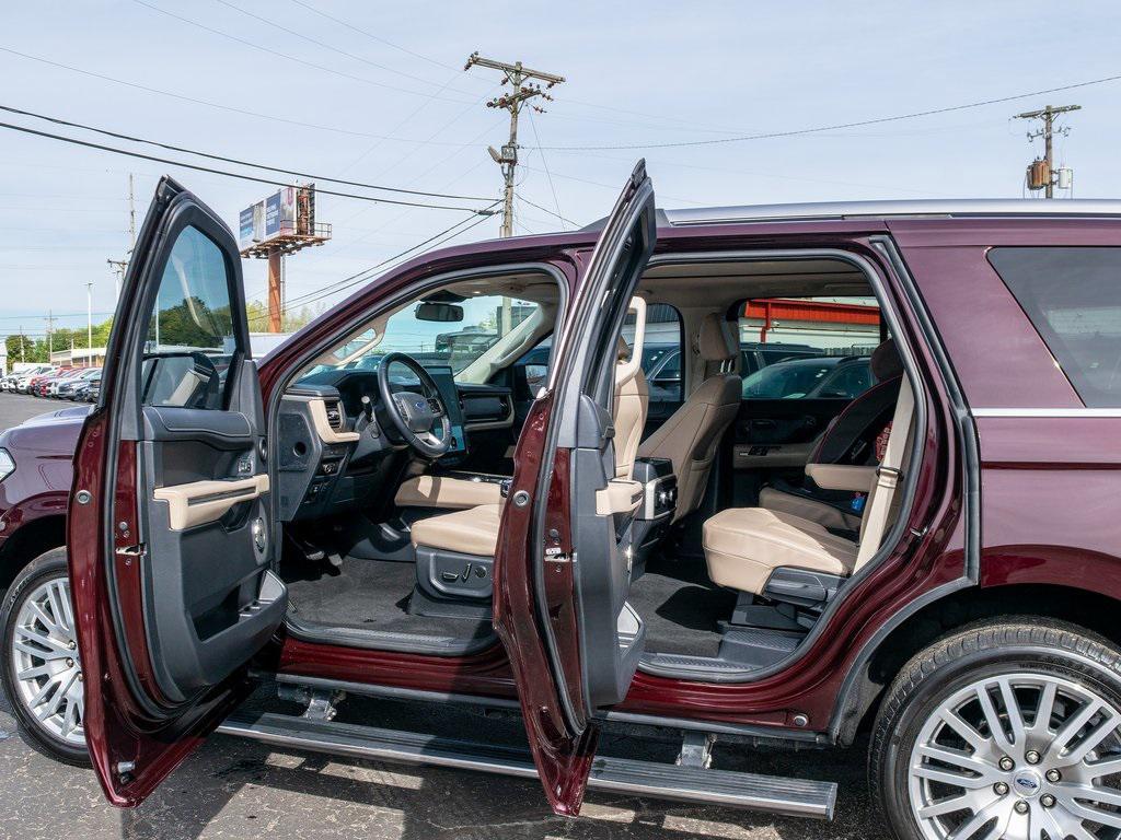 used 2024 Ford Expedition car, priced at $59,446