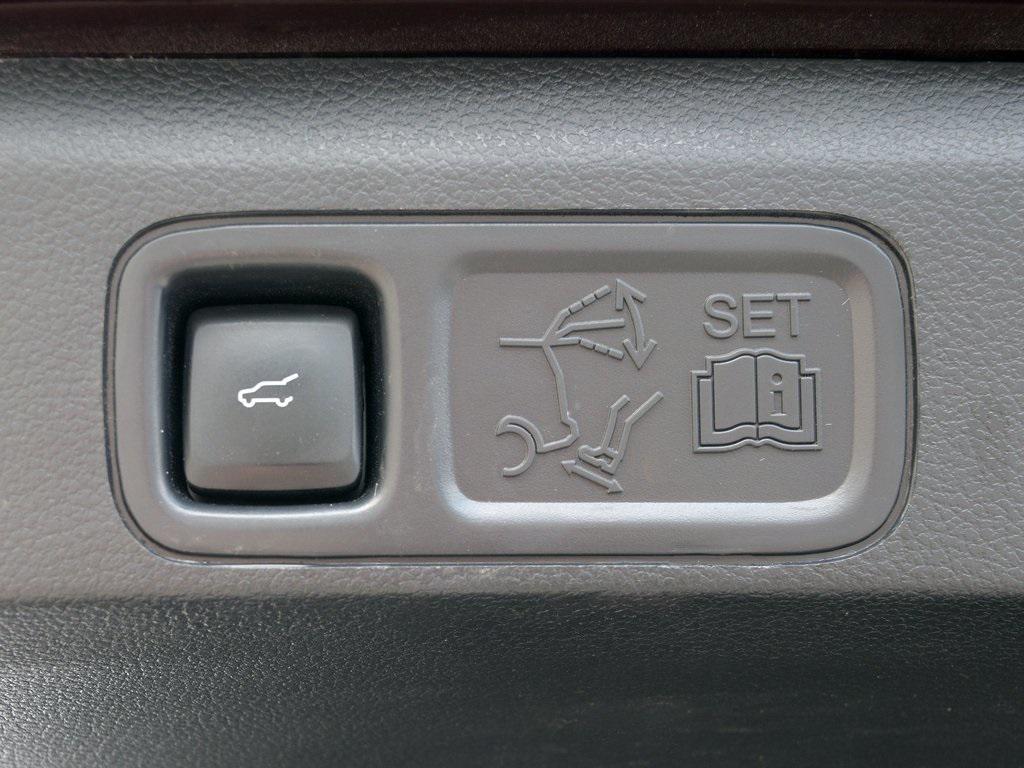 used 2024 Ford Expedition car, priced at $59,446