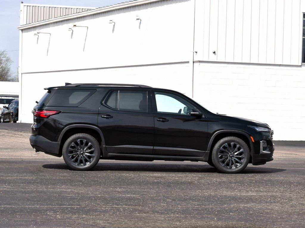 used 2022 Chevrolet Traverse car, priced at $33,035