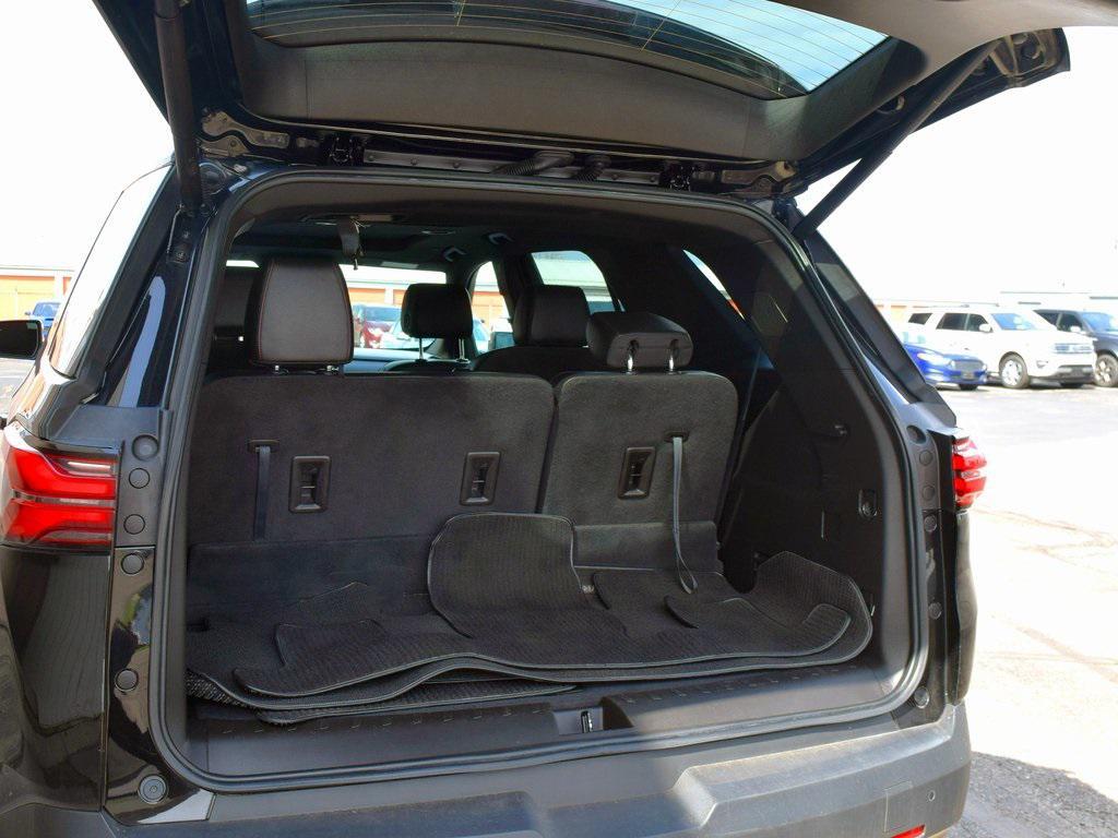 used 2022 Chevrolet Traverse car, priced at $33,035
