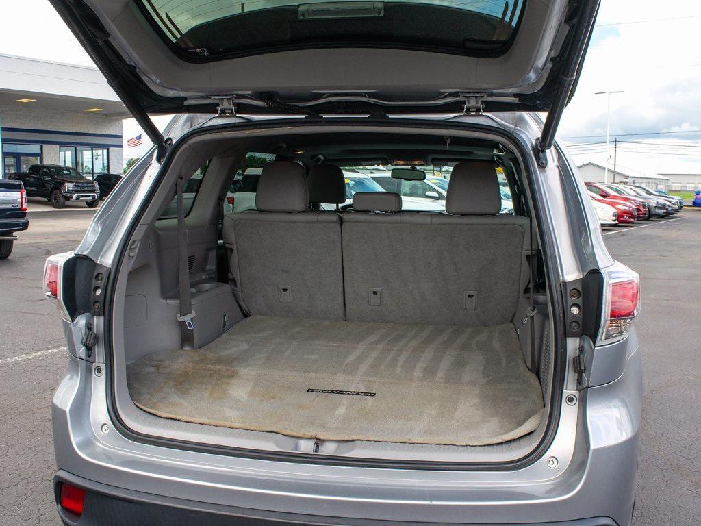 used 2016 Toyota Highlander car, priced at $15,999