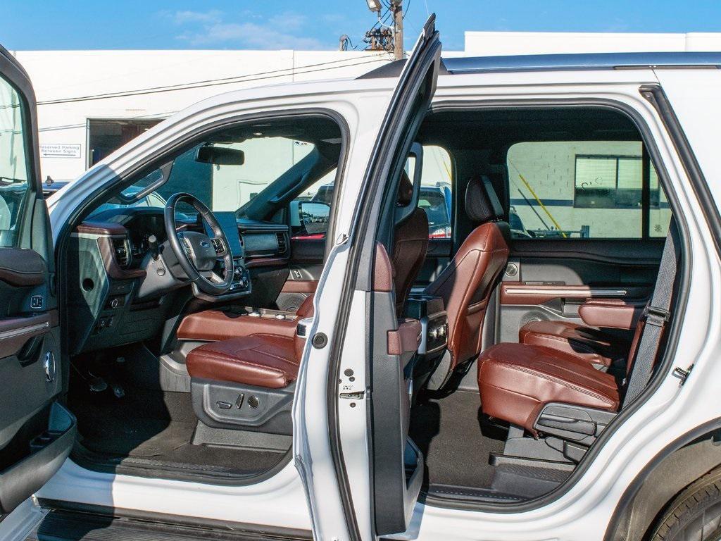 used 2024 Ford Expedition car, priced at $55,988