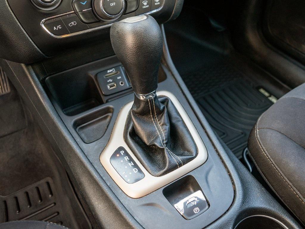 used 2016 Jeep Cherokee car, priced at $6,992