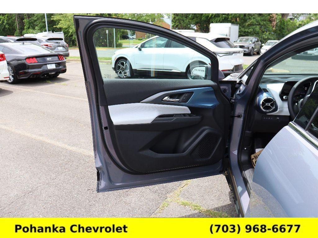 new 2025 Chevrolet Equinox EV car, priced at $42,295