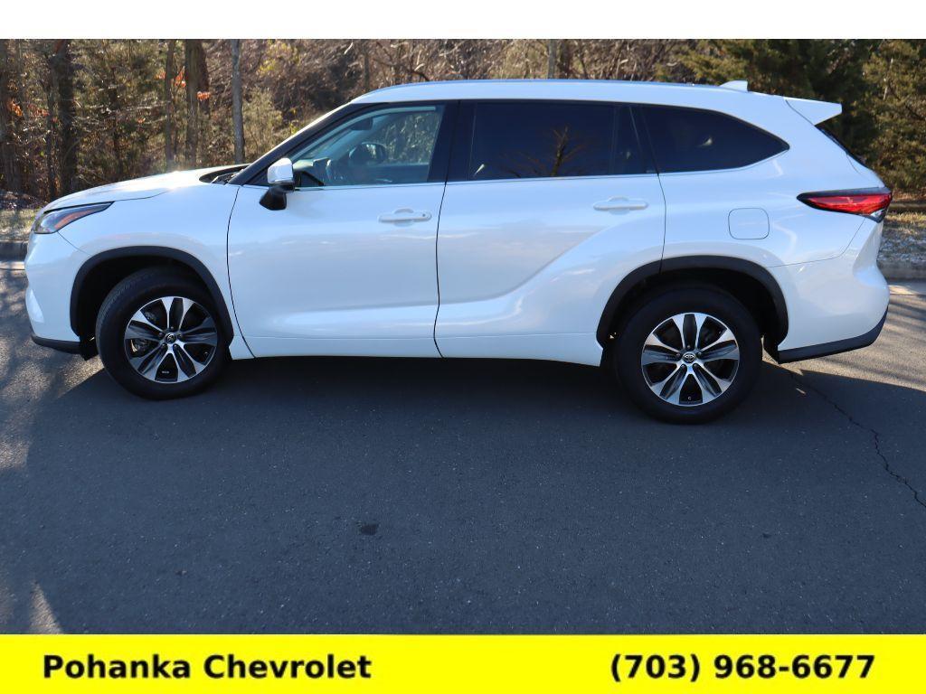 used 2021 Toyota Highlander Hybrid car, priced at $34,500