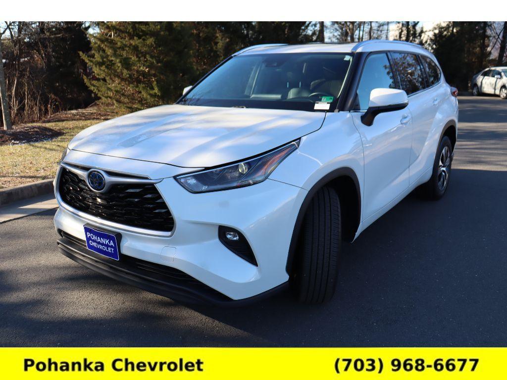 used 2021 Toyota Highlander Hybrid car, priced at $34,500