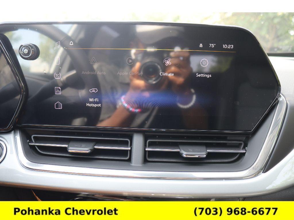 new 2025 Chevrolet Trax car, priced at $24,525