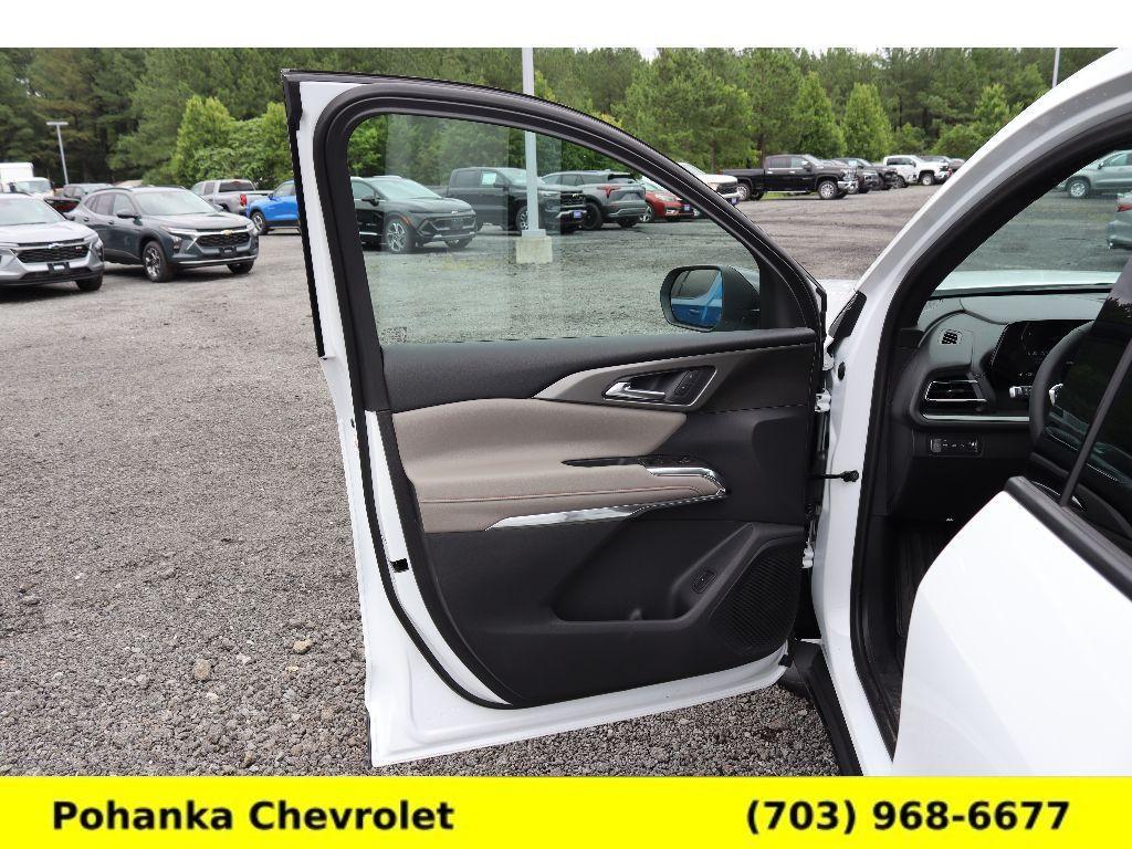 new 2025 Chevrolet Traverse car, priced at $44,495