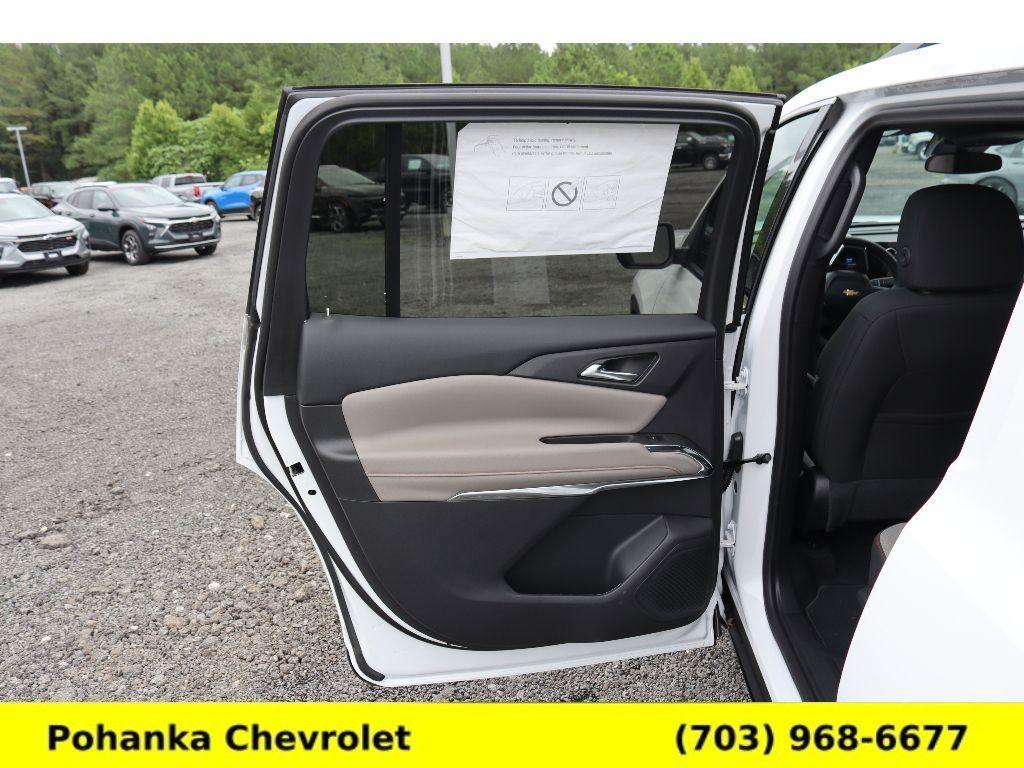 new 2025 Chevrolet Traverse car, priced at $44,495
