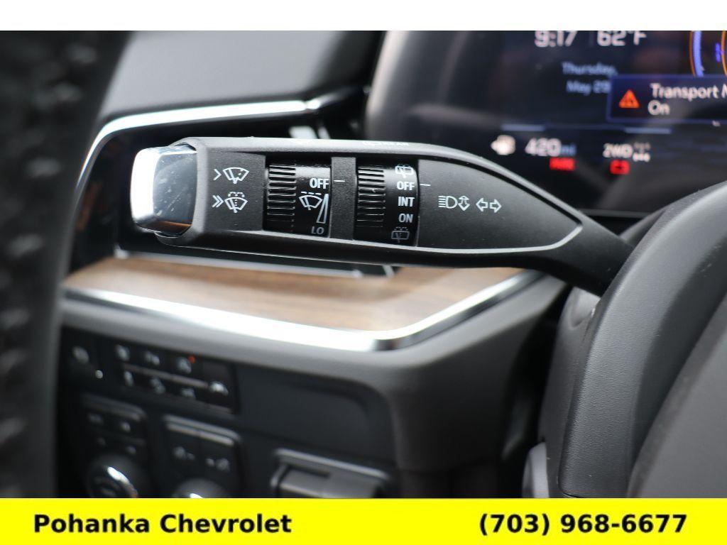new 2025 Chevrolet Suburban car