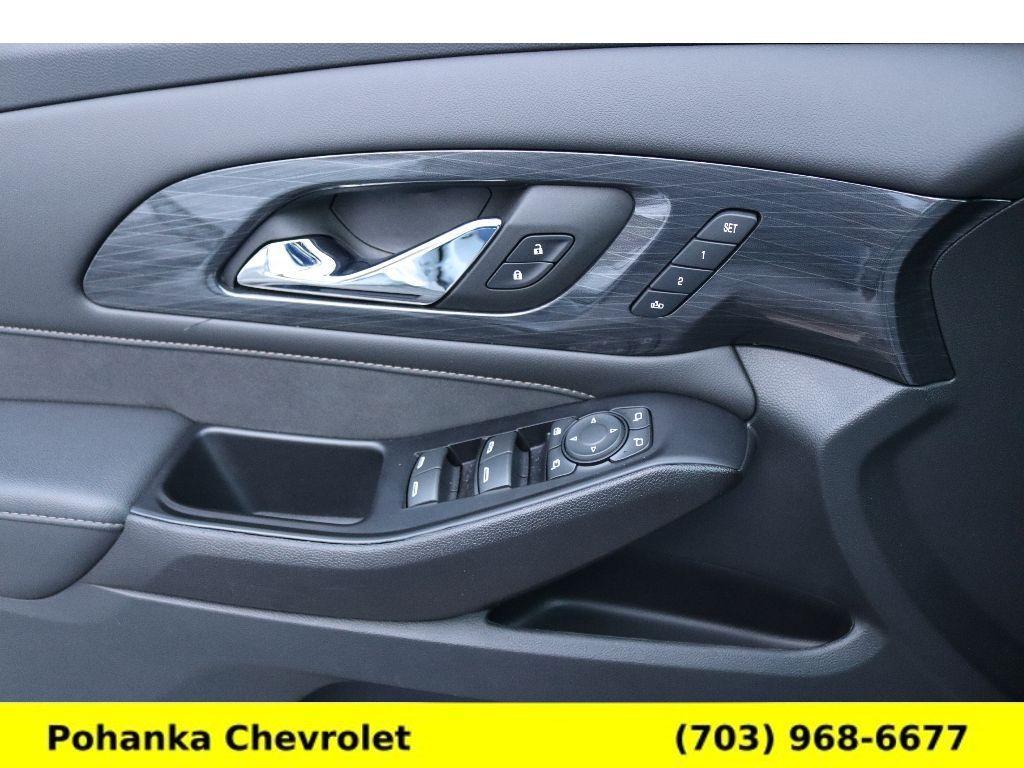 used 2023 Chevrolet Traverse car, priced at $37,811