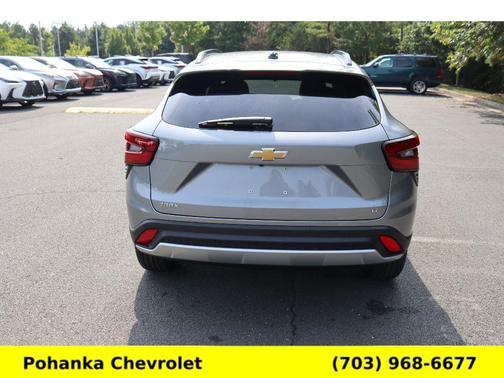 new 2025 Chevrolet Trax car, priced at $24,525