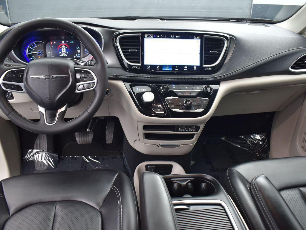 used 2023 Chrysler Pacifica Hybrid car, priced at $27,477