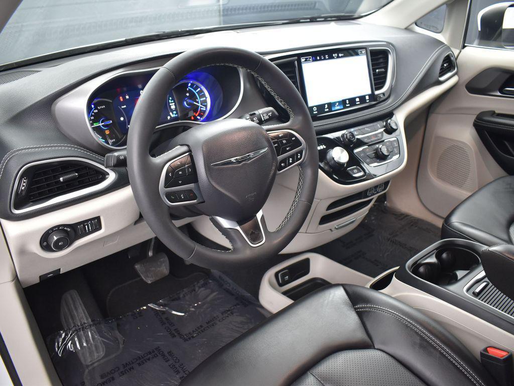 used 2023 Chrysler Pacifica Hybrid car, priced at $27,477