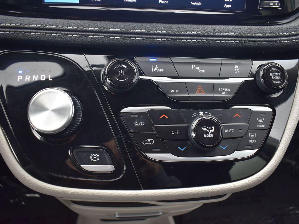 used 2023 Chrysler Pacifica Hybrid car, priced at $27,477