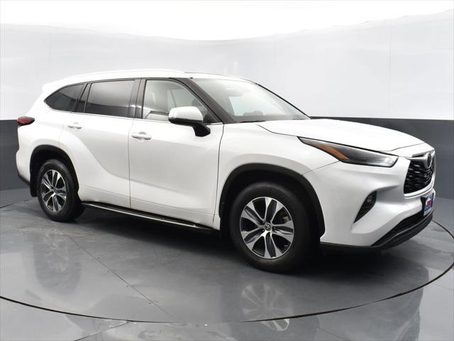 used 2022 Toyota Highlander car, priced at $39,777