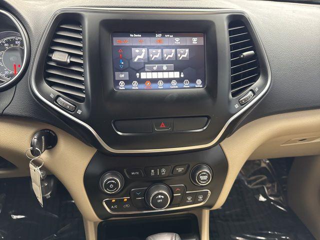 used 2019 Jeep Cherokee car, priced at $10,999