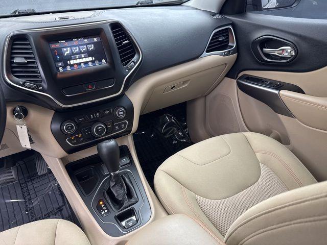 used 2019 Jeep Cherokee car, priced at $10,999
