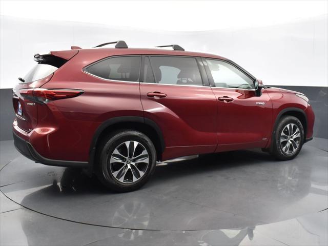 used 2021 Toyota Highlander Hybrid car, priced at $39,995