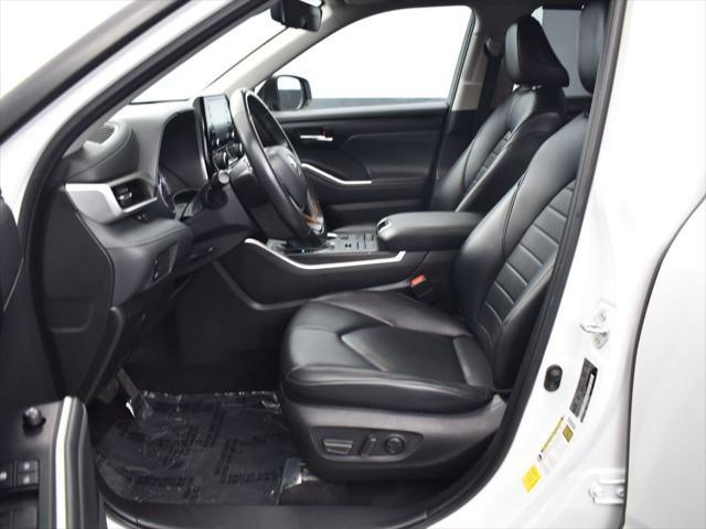 used 2022 Toyota Highlander car, priced at $38,434
