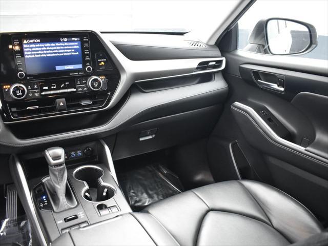 used 2022 Toyota Highlander car, priced at $38,434