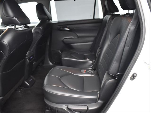 used 2022 Toyota Highlander car, priced at $38,434