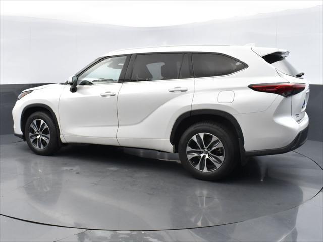 used 2022 Toyota Highlander car, priced at $38,434