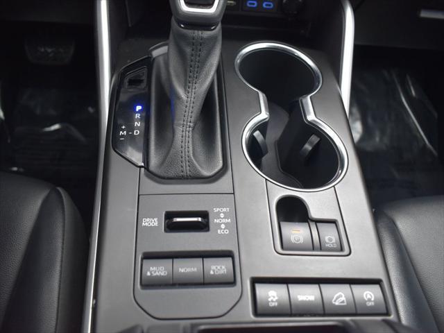used 2022 Toyota Highlander car, priced at $38,434