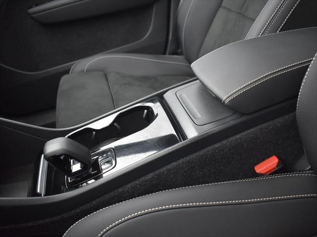 used 2022 Volvo XC40 Recharge Pure Electric car, priced at $31,995