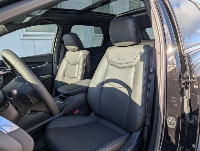 new 2025 Cadillac XT5 car, priced at $55,235