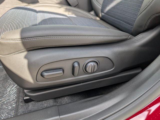 new 2025 Buick Envista car, priced at $26,975