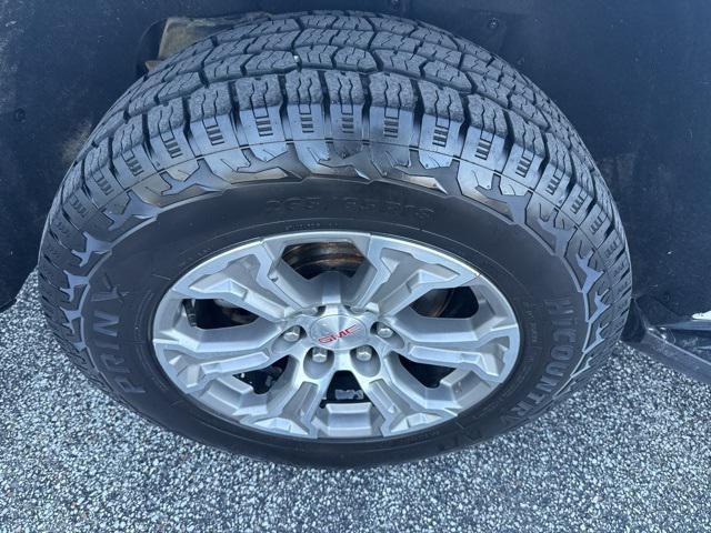 used 2022 GMC Yukon XL car, priced at $47,998