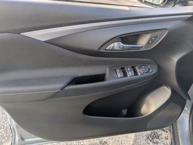 new 2025 Buick Envista car, priced at $26,535