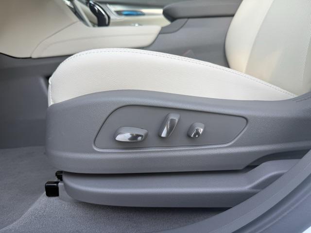 new 2025 Cadillac XT5 car, priced at $58,015