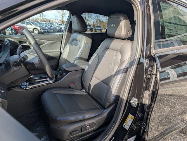 new 2025 Buick Envista car, priced at $28,775