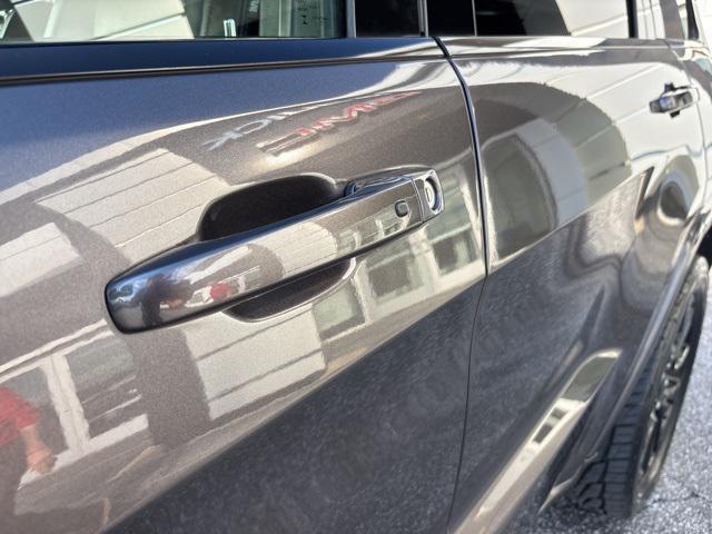 used 2020 Jeep Grand Cherokee car, priced at $25,000