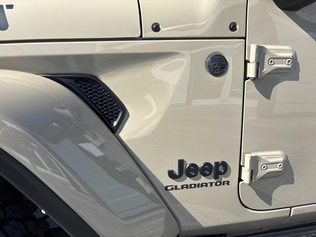 used 2022 Jeep Gladiator car, priced at $35,498