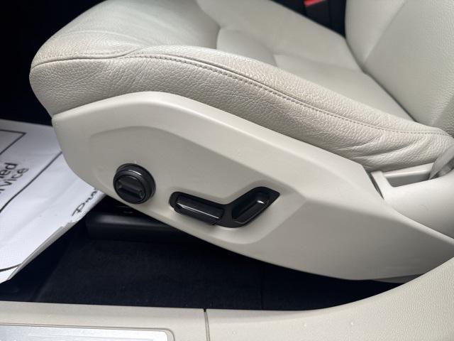 used 2022 Volvo XC60 car, priced at $30,498