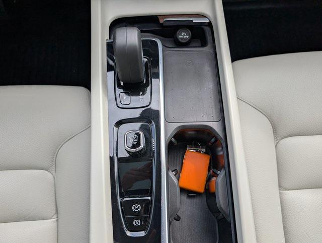 used 2022 Volvo XC60 car, priced at $32,398