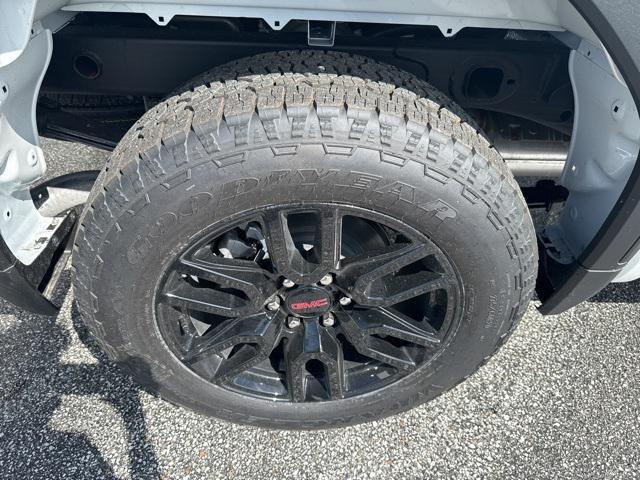 new 2025 GMC Sierra 1500 car, priced at $47,695