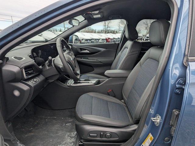 new 2025 Buick Envista car, priced at $26,675