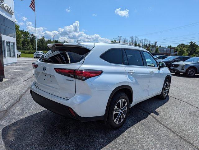 used 2022 Toyota Highlander Hybrid car, priced at $30,498