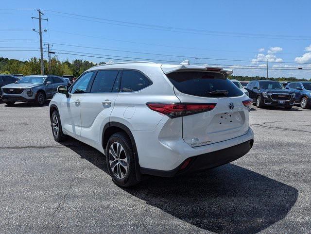 used 2022 Toyota Highlander Hybrid car, priced at $30,498