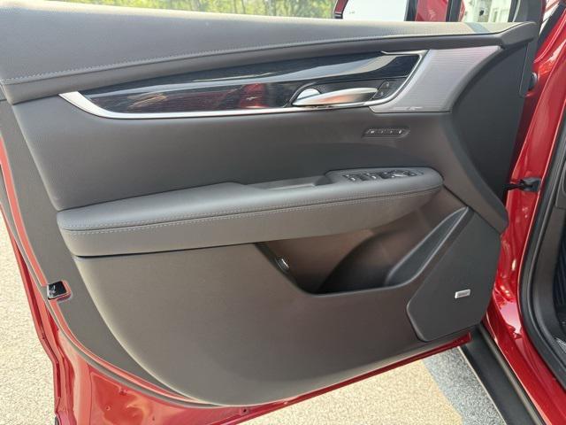 new 2025 Cadillac XT5 car, priced at $55,740